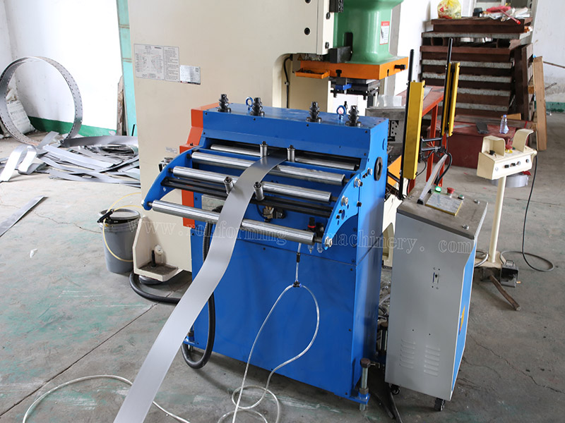High Speed Punching Holes Line High Speed Punching Holes Line